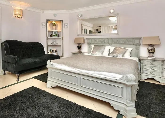 Old Town Charm Loft